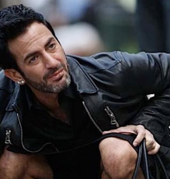 Old Marc Jacobs | &#x39F; &#x3BB;&#x3BF;&#x3B3;&#x3B1;&#x3C1;&#x3B9;&#x3B1;&#x3C3;&#x3BC;&#x3CC;&#x3C2; &#x3C3;&#x3C4;&#x3BF; Instagram &#x3C0;&#x3BF;&#x3C5; &#x3BA;&#x3B1;&#x3C4;&#x3B1;&#x3B3;&#x3C1;&#x3AC;&#x3C6;&#x3B5;&#x3B9; &#x3BC;&#x3B5; &#x3B5;&#x3B9;&#x3BA;&#x3CC;&#x3BD;&#x3B5;&#x3C2; &#x3CC;&#x3BB;&#x3B7; &#x3C4;&#x3B7;&#x3BD; &#x3C0;&#x3BF;&#x3C1;&#x3B5;&#x3AF;&#x3B1; &#x3C4;&#x3BF;&#x3C5; &#x3C3;&#x3C7;&#x3B5;&#x3B4;&#x3B9;&#x3B1;&#x3C3;&#x3C4;&#x3AE;