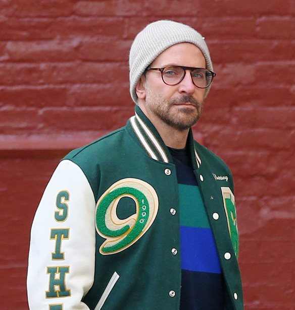 &#x39F; Bradley Cooper &#x3C7;&#x3C1;&#x3B5;&#x3B9;&#x3AC;&#x3C3;&#x3C4;&#x3B7;&#x3BA;&#x3B5; &#x3BF;&#x3BA;&#x3C4;&#x3CE; &#x3BC;&#x3AE;&#x3BD;&#x3B5;&#x3C2; &#x3B3;&#x3B9;&#x3B1; &#x3BD;&#x3B1; &#x3B1;&#x3B3;&#x3B1;&#x3C0;&#x3AE;&#x3C3;&#x3B5;&#x3B9; &#x3C4;&#x3B7;&#x3BD; &#x3BA;&#x3CC;&#x3C1;&#x3B7; &#x3C4;&#x3BF;&#x3C5;, &#x3CC;&#x3BC;&#x3C9;&#x3C2;, &#x3C3;&#x3AE;&#x3BC;&#x3B5;&#x3C1;&#x3B1; &#x3B5;&#x3BE;&#x3BF;&#x3BC;&#x3BF;&#x3BB;&#x3BF;&#x3B3;&#x3B5;&#x3AF;&#x3C4;&#x3B1;&#x3B9; &#x3CC;&#x3C4;&#x3B9; &#x3B4;&#x3B5;&#x3BD; &#x3B8;&#x3B1; &#x3BC;&#x3C0;&#x3BF;&#x3C1;&#x3BF;&#x3CD;&#x3C3;&#x3B5; &#x3BD;&#x3B1; &#x3B6;&#x3AE;&#x3C3;&#x3B5;&#x3B9; &#x3C7;&#x3C9;&#x3C1;&#x3AF;&#x3C2; &#x3B1;&#x3C5;&#x3C4;&#x3AE;&#x3BD;