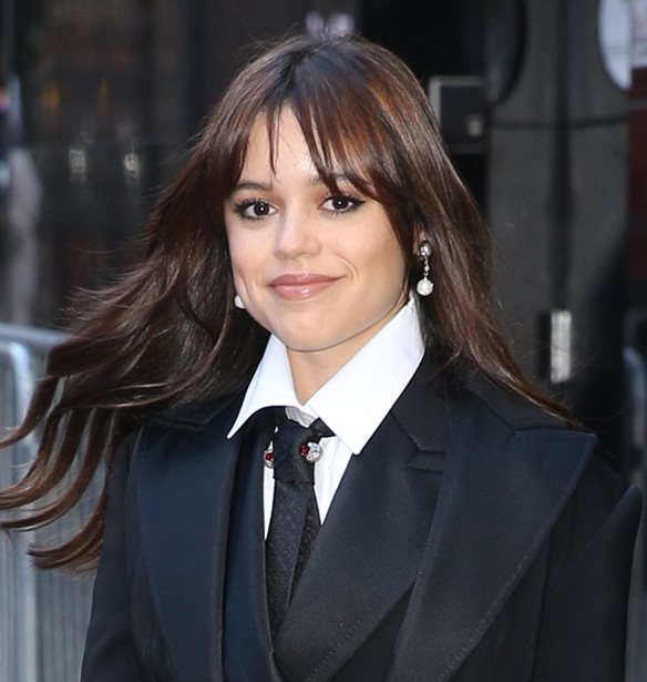 Jenna Ortega | &#x3A0;&#x3B1;&#x3C1;&#x3B1;&#x3B3;&#x3C9;&#x3B3;&#x3CC;&#x3C2; &#x3C4;&#x3BF;&#x3C5; Hollywood &#x3C4;&#x3B7;&#x3BD; &#x3C7;&#x3B1;&#x3C1;&#x3B1;&#x3BA;&#x3C4;&#x3B7;&#x3C1;&#x3AF;&#x3B6;&#x3B5;&#x3B9; &quot;&#x3BA;&#x3B1;&#x3BA;&#x3BF;&#x3BC;&#x3B1;&#x3B8;&#x3B7;&#x3BC;&#x3AD;&#x3BD;&#x3B7; &#x3BA;&#x3B1;&#x3B9; &#x3C4;&#x3BF;&#x3BE;&#x3B9;&#x3BA;&#x3AE;&quot;