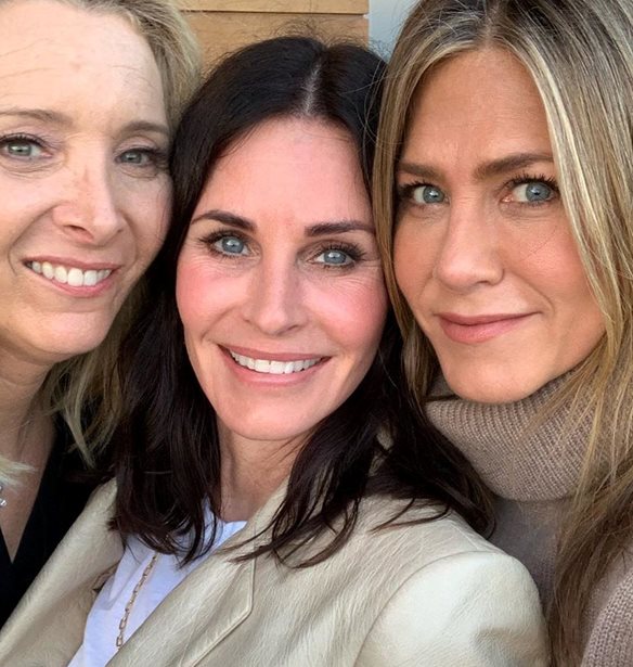 Courteney Cox | &#x391;&#x3C0;&#x3AD;&#x3BA;&#x3C4;&#x3B7;&#x3C3;&#x3B5; &#x3C4;&#x3BF; &#x3B4;&#x3B9;&#x3BA;&#x3CC; &#x3C4;&#x3B7;&#x3C2; &#x3B1;&#x3C3;&#x3C4;&#x3AD;&#x3C1;&#x3B9; &#x3C3;&#x3C4;&#x3B7; &#x39B;&#x3B5;&#x3C9;&#x3C6;&#x3CC;&#x3C1;&#x3BF; &#x3C4;&#x3B7;&#x3C2; &#x394;&#x3CC;&#x3BE;&#x3B1;&#x3C2; &#x3BA;&#x3B1;&#x3B9; &#x3C0;&#x3CC;&#x3B6;&#x3B1;&#x3C1;&#x3B5; &#x3BC;&#x3B1;&#x3B6;&#x3AF; &#x3BC;&#x3B5; &#x3C4;&#x3B9;&#x3C2; &#x3BA;&#x3BF;&#x3BB;&#x3BB;&#x3B7;&#x3C4;&#x3AD;&#x3C2; &#x3C4;&#x3B7;&#x3C2;, Jennifer Aniston &#x3BA;&#x3B1;&#x3B9; Lisa Kudrow