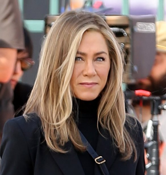 Jennifer Aniston | &#x39F; &#x3C4;&#x3B5;&#x3C1;&#x3AC;&#x3C3;&#x3C4;&#x3B9;&#x3BF;&#x3C2; &#x3C0;&#x3CC;&#x3BD;&#x3BF;&#x3C2; &#x3BA;&#x3B1;&#x3B9; &#x3B7; &#x3B4;&#x3C5;&#x3C3;&#x3BA;&#x3BF;&#x3BB;&#x3AF;&#x3B1; &#x3BD;&#x3B1; &#x3BA;&#x3AC;&#x3BD;&#x3B5;&#x3B9; &#x3C0;&#x3B1;&#x3B9;&#x3B4;&#x3AF;, &#x3B7; &#x3B4;&#x3B5;&#x3BA;&#x3B1;&#x3B5;&#x3C4;&#x3AF;&#x3B1; &#x3C4;&#x3C9;&#x3BD; 50 &#x3BA;&#x3B1;&#x3B9; &#x3C4;&#x3BF; &#x3B5;&#x3BD;&#x3B4;&#x3B5;&#x3C7;&#x3CC;&#x3BC;&#x3B5;&#x3BD;&#x3BF; &#x3B5;&#x3BD;&#x3CC;&#x3C2; &#x3BD;&#x3AD;&#x3BF;&#x3C5; &#x3B3;&#x3AC;&#x3BC;&#x3BF;&#x3C5;