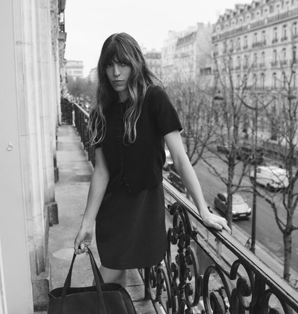 &#x397; Lou Doillon &#x3C0;&#x3C1;&#x3C9;&#x3C4;&#x3B1;&#x3B3;&#x3C9;&#x3BD;&#x3B9;&#x3C3;&#x3C4;&#x3B5;&#x3AF; &#x3C3;&#x3C4;&#x3B7; &#x3BD;&#x3AD;&#x3B1; &#x3BA;&#x3B1;&#x3BC;&#x3C0;&#x3AC;&#x3BD;&#x3B9;&#x3B1; &#x3C4;&#x3B7;&#x3C2; Massimo Dutti