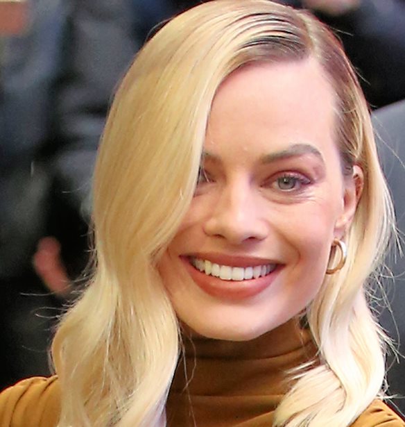 Margot Robbie | &#x397; &#x3B1;&#x3BB;&#x3BB;&#x3B1;&#x3B3;&#x3AE; &#x3C3;&#x3C4;&#x3BF; &#x3C7;&#x3C1;&#x3CE;&#x3BC;&#x3B1; &#x3C4;&#x3C9;&#x3BD; &#x3BC;&#x3B1;&#x3BB;&#x3BB;&#x3B9;&#x3CE;&#x3BD; &#x3C4;&#x3B7;&#x3C2; &#x3B3;&#x3B9;&#x3B1; &#x3C4;&#x3B7;&#x3BD; &#x3C4;&#x3B5;&#x3BB;&#x3B5;&#x3C4;&#x3AE; &#x3C4;&#x3C9;&#x3BD; &#x38C;&#x3C3;&#x3BA;&#x3B1;&#x3C1;