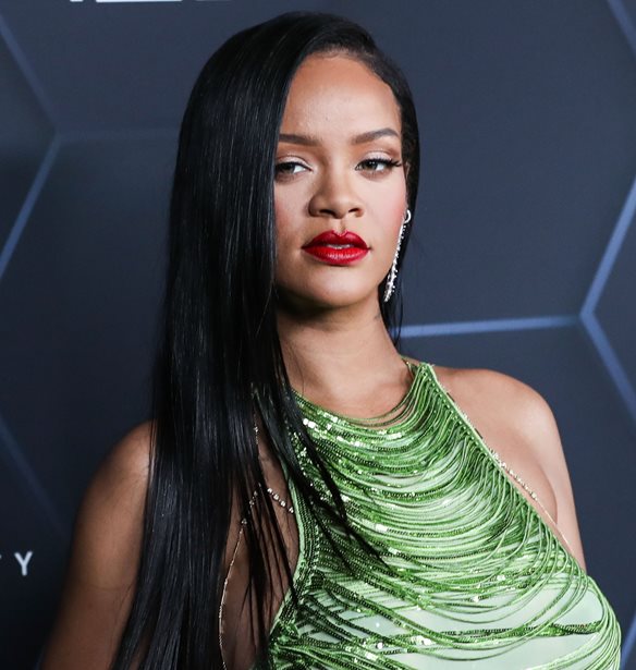 Rihanna | &#x397; &#x3C6;&#x3C9;&#x3C4;&#x3BF;&#x3B3;&#x3C1;&#x3B1;&#x3C6;&#x3AF;&#x3B1; &#x3C3;&#x3C4;&#x3BF; Instagram &#x3C0;&#x3BF;&#x3C5; &#x3B4;&#x3B5;&#x3AF;&#x3C7;&#x3BD;&#x3B5;&#x3B9; &#x3C4;&#x3B7; &#x3BC;&#x3B5;&#x3B3;&#x3AC;&#x3BB;&#x3B7; &#x3B1;&#x3BB;&#x3BB;&#x3B1;&#x3B3;&#x3AE; &#x3C0;&#x3BF;&#x3C5; &#x3AD;&#x3BA;&#x3B1;&#x3BD;&#x3B5; &#x3C3;&#x3C4;&#x3B1; &#x3BC;&#x3B1;&#x3BB;&#x3BB;&#x3B9;&#x3AC; &#x3C4;&#x3B7;&#x3C2;