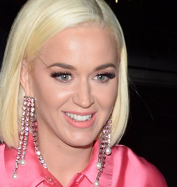 &#x397; Katy Perry &#x3BC;&#x3B5;&#x3C4;&#x3B1;&#x3BC;&#x3BF;&#x3C1;&#x3C6;&#x3CE;&#x3B8;&#x3B7;&#x3BA;&#x3B5; &#x3C3;&#x3B5; &#x3B7;&#x3C1;&#x3C9;&#x3AF;&#x3B4;&#x3B1; &#x3C4;&#x3B7;&#x3C2; Disney