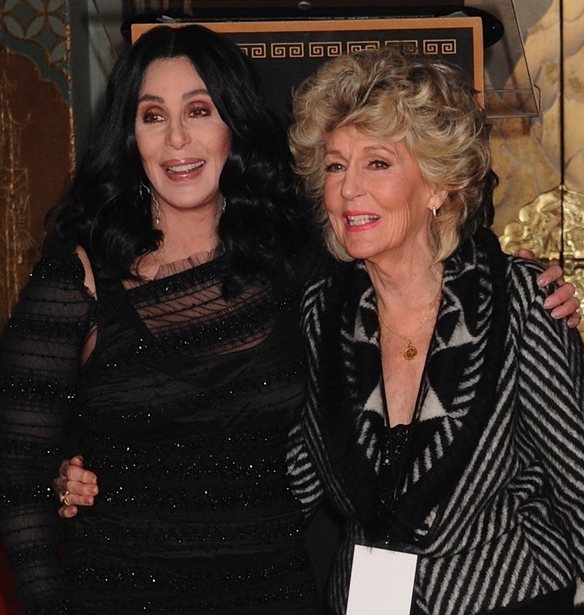 Cher | &#x397; &#x3BC;&#x3B9;&#x3BA;&#x3C1;&#x3AE; &#x3B1;&#x3BB;&#x3BB;&#x3AC; &#x3C3;&#x3C5;&#x3B3;&#x3BA;&#x3B9;&#x3BD;&#x3B7;&#x3C4;&#x3B9;&#x3BA;&#x3AE; &#x3B1;&#x3BD;&#x3AC;&#x3C1;&#x3C4;&#x3B7;&#x3C3;&#x3B7; &#x3B3;&#x3B9;&#x3B1; &#x3C4;&#x3BF;&#x3BD; &#x3B8;&#x3AC;&#x3BD;&#x3B1;&#x3C4;&#x3BF; &#x3C4;&#x3B7;&#x3C2; &#x3BC;&#x3B7;&#x3C4;&#x3AD;&#x3C1;&#x3B1; &#x3C4;&#x3B7;&#x3C2;