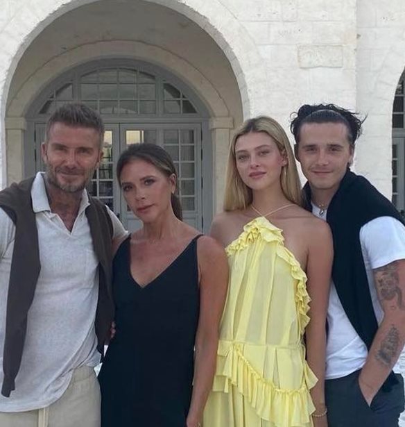 Victoria Beckham | &#x397; &#x3B1;&#x3B9;&#x3BD;&#x3B9;&#x3B3;&#x3BC;&#x3B1;&#x3C4;&#x3B9;&#x3BA;&#x3AE; &#x3C6;&#x3C9;&#x3C4;&#x3BF;&#x3B3;&#x3C1;&#x3B1;&#x3C6;&#x3AF;&#x3B1; &#x3C0;&#x3BF;&#x3C5; &#x3C5;&#x3C0;&#x3BF;&#x3BD;&#x3CC;&#x3B7;&#x3C3;&#x3B5; &#x3C0;&#x3C9;&#x3C2; &#x3C0;&#x3B9;&#x3B8;&#x3B1;&#x3BD;&#x3CE;&#x3C2; &#x3C5;&#x3C0;&#x3AE;&#x3C1;&#x3C7;&#x3B5; &#x3C0;&#x3C1;&#x3CC;&#x3B2;&#x3BB;&#x3B7;&#x3BC;&#x3B1; &#x3BC;&#x3B5; &#x3C4;&#x3B7; Nicola Peltz