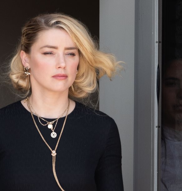 &#x397; Amber Heard &#x3B4;&#x3B5;&#x3BD; &#x3C4;&#x3BF; &#x3B2;&#x3AC;&#x3B6;&#x3B5;&#x3B9; &#x3BA;&#x3AC;&#x3C4;&#x3C9; - &#x39F;&#x3B9; &#x3C3;&#x3C5;&#x3B6;&#x3B7;&#x3C4;&#x3AE;&#x3C3;&#x3B5;&#x3B9;&#x3C2; &#x3B3;&#x3B9;&#x3B1; &#x3C4;&#x3B7;&#x3BD; &#x3BA;&#x3C5;&#x3BA;&#x3BB;&#x3BF;&#x3C6;&#x3BF;&#x3C1;&#x3AF;&#x3B1; &#x3C4;&#x3BF;&#x3C5; &#x3BD;&#x3AD;&#x3BF;&#x3C5; &#x3C4;&#x3B7;&#x3C2; &#x3B2;&#x3B9;&#x3B2;&#x3BB;&#x3AF;&#x3BF;&#x3C5;