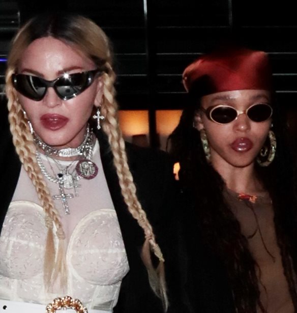 Madonna | &#x397; &#x3B5;&#x3BC;&#x3C6;&#x3AC;&#x3BD;&#x3B9;&#x3C3;&#x3B7;-&#x3AD;&#x3BA;&#x3C0;&#x3BB;&#x3B7;&#x3BE;&#x3B7; &#x3C3;&#x3C4;&#x3B7;&#x3BD; &#x3B5;&#x3C0;&#x3AF;&#x3B4;&#x3B5;&#x3B9;&#x3BE;&#x3B7; &#x3BC;&#x3CC;&#x3B4;&#x3B1;&#x3C2; &#x3C4;&#x3C9;&#x3BD; &#x3B1;&#x3C0;&#x3BF;&#x3C6;&#x3BF;&#x3AF;&#x3C4;&#x3C9;&#x3BD; &#x3C4;&#x3BF;&#x3C5; Central Saint Martins