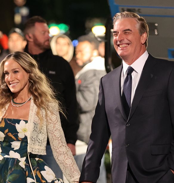 And Just Like That | &#x39F;&#x3B9; &#x3C3;&#x3BA;&#x3B7;&#x3BD;&#x3AD;&#x3C2; &#x3C4;&#x3BF;&#x3C5; Chris Noth &#x3C3;&#x3C4;&#x3BF; &#x3A0;&#x3B1;&#x3C1;&#x3AF;&#x3C3;&#x3B9; &#x3C0;&#x3BF;&#x3C5; &#x3BA;&#x3CC;&#x3C0;&#x3B7;&#x3BA;&#x3B1;&#x3BD; &#x3BC;&#x3B5;&#x3C4;&#x3AC; &#x3C4;&#x3B9;&#x3C2; &#x3BA;&#x3B1;&#x3C4;&#x3B1;&#x3B3;&#x3B3;&#x3B5;&#x3BB;&#x3AF;&#x3B5;&#x3C2; &#x3B3;&#x3B9;&#x3B1; &#x3C3;&#x3B5;&#x3BE;&#x3BF;&#x3C5;&#x3B1;&#x3BB;&#x3B9;&#x3BA;&#x3AE; &#x3BA;&#x3B1;&#x3BA;&#x3BF;&#x3C0;&#x3BF;&#x3AF;&#x3B7;&#x3C3;&#x3B7;