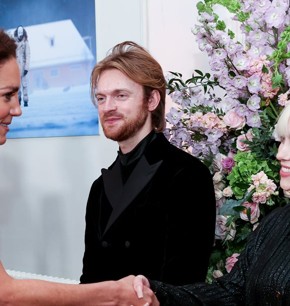 Billie Eilish | &#x38C;&#x3C3;&#x3B1; &#x3B1;&#x3C0;&#x3BF;&#x3BA;&#x3AC;&#x3BB;&#x3C5;&#x3C8;&#x3B5; &#x3B3;&#x3B9;&#x3B1; &#x3C4;&#x3B7;&#x3BD; &#x3C0;&#x3C1;&#x3CE;&#x3C4;&#x3B7; &#x3C3;&#x3C5;&#x3BD;&#x3AC;&#x3BD;&#x3C4;&#x3B7;&#x3C3;&#x3AE; &#x3C4;&#x3B7;&#x3C2; &#x3BC;&#x3B5; &#x3C4;&#x3B7;&#x3BD; Kate Middleton &#x3BA;&#x3B1;&#x3B9; &#x3C4;&#x3BF;&#x3BD; &#x3C0;&#x3C1;&#x3AF;&#x3B3;&#x3BA;&#x3B9;&#x3C0;&#x3B1; William