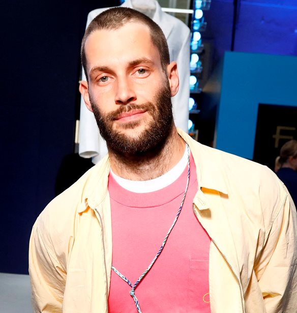 &quot;Le Bleu&quot; |  &#x3A4;&#x3BF; &#x3BD;&#x3AD;&#x3BF; 24/24 concept store &#x3C4;&#x3BF;&#x3C5; Jacquemus &#x3B5;&#x3AF;&#x3BD;&#x3B1;&#x3B9; &#x3B5;&#x3BC;&#x3C0;&#x3BD;&#x3B5;&#x3C5;&#x3C3;&#x3BC;&#x3AD;&#x3BD;&#x3BF; &#x3B1;&#x3C0;&#x3CC; &#x3C4;&#x3BF; &#x3BC;&#x3C0;&#x3AC;&#x3BD;&#x3B9;&#x3BF; &#x3C4;&#x3BF;&#x3C5;