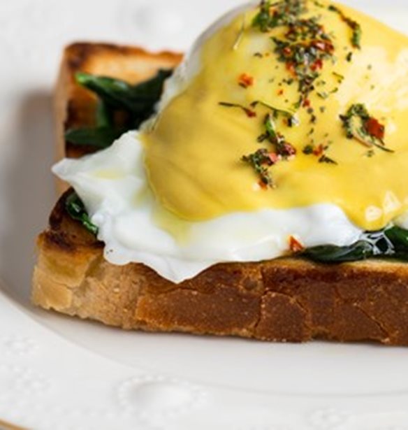 &#x3A4;&#x3B1; &#x3A4;&#x3AD;&#x3BB;&#x3B5;&#x3B9;&#x3B1; &#x391;&#x3C5;&#x3B3;&#x3AC; Benedict