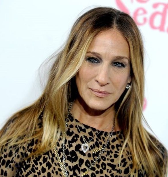 Sarah Jessica Parker: &#x391;&#x3C0;&#x3BF;&#x3BA;&#x3B1;&#x3BB;&#x3CD;&#x3C0;&#x3C4;&#x3B5;&#x3B9; &#x3CC;&#x3C4;&#x3B9; &#x3B4;&#x3AD;&#x3C7;&#x3B8;&#x3B7;&#x3BA;&#x3B5; &#x3BC;&#x3B5;&#x3B3;&#x3AC;&#x3BB;&#x3B7; &#x3C0;&#x3AF;&#x3B5;&#x3C3;&#x3B7; &#x3B3;&#x3B9;&#x3B1; &#x3BD;&#x3B1; &#x3BA;&#x3AC;&#x3BD;&#x3B5;&#x3B9; &#x3B3;&#x3C5;&#x3BC;&#x3BD;&#x3AD;&#x3C2; &#x3C3;&#x3BA;&#x3B7;&#x3BD;&#x3AD;&#x3C2;