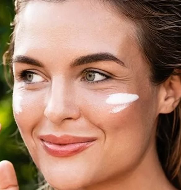 Αυτό είναι το καλύτερο λεπτόρρευστο αντηλιακό που δεν θα θες να αποχωριστείς