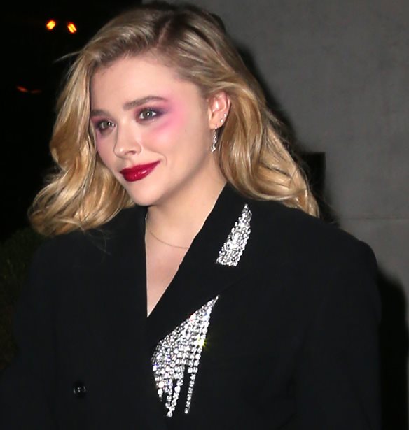 &#x397; Chlo&#xEB; Grace Moretz &#x3AD;&#x3BA;&#x3B1;&#x3BD;&#x3B5; 80&#x27;s &#x3BC;&#x3B1;&#x3BA;&#x3B9;&#x3B3;&#x3B9;&#x3AC;&#x3B6; &#x3BA;&#x3B1;&#x3B9; &#x3AE;&#x3C4;&#x3B1;&#x3BD; &#x3C5;&#x3C0;&#x3AD;&#x3C1;&#x3BF;&#x3C7;&#x3BF;