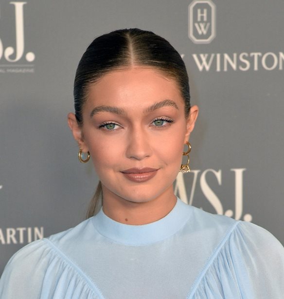 &#x397; Gigi Hadid &#x3C0;&#x3C1;&#x3BF;&#x3C2; &#x3C4;&#x3BF;&#x3BD; Kanye West: &quot;&#x395;&#x3AF;&#x3C3;&#x3B1;&#x3B9; &#x3C4;&#x3C1;&#x3B1;&#x3BC;&#x3C0;&#x3BF;&#x3CD;&#x3BA;&#x3BF;&#x3C2; &#x3BA;&#x3B1;&#x3B9; &#x3B3;&#x3B5;&#x3BB;&#x3BF;&#x3AF;&#x3BF;&#x3C2;&quot;