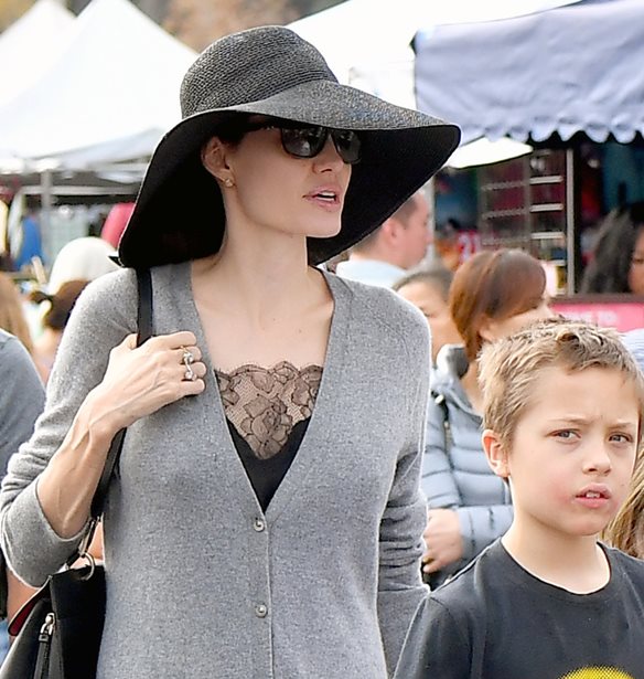 Angelina Jolie: &#x397; &#x3BB;&#x3B5;&#x3C0;&#x3C4;&#x3BF;&#x3BC;&#x3AD;&#x3C1;&#x3B5;&#x3B9;&#x3B1; &#x3C0;&#x3BF;&#x3C5; &#x3AD;&#x3BA;&#x3B1;&#x3BD;&#x3B5; &#x3C4;&#x3B7;&#x3BD; &#x3B5;&#x3BC;&#x3C6;&#x3AC;&#x3BD;&#x3B9;&#x3C3;&#x3B7; &#x3C4;&#x3B7;&#x3C2; &#x3C3;&#x3BF;&#x3CD;&#x3C0;&#x3B5;&#x3C1; &#x3B8;&#x3B7;&#x3BB;&#x3C5;&#x3BA;&#x3AE;