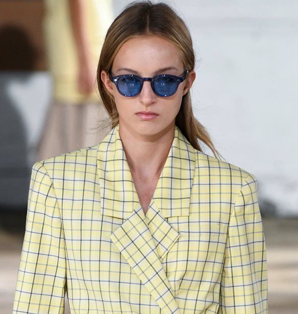 7 styling κινήσεις που θα αντιγράψουμε τώρα από την πασαρέλα