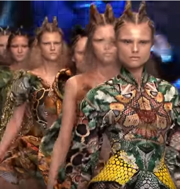&#x3A4;&#x3BF; &#x3BA;&#x3B1;&#x3BB;&#x3CD;&#x3C4;&#x3B5;&#x3C1;&#x3BF; &#x3C5;&#x3BB;&#x3B9;&#x3BA;&#x3CC; &#x3C4;&#x3BF;&#x3C5; Alexander McQueen &#x3B2;&#x3C1;&#x3AF;&#x3C3;&#x3BA;&#x3B5;&#x3C4;&#x3B1;&#x3B9; &#x3C3;&#x3C4;&#x3BF; Instagram