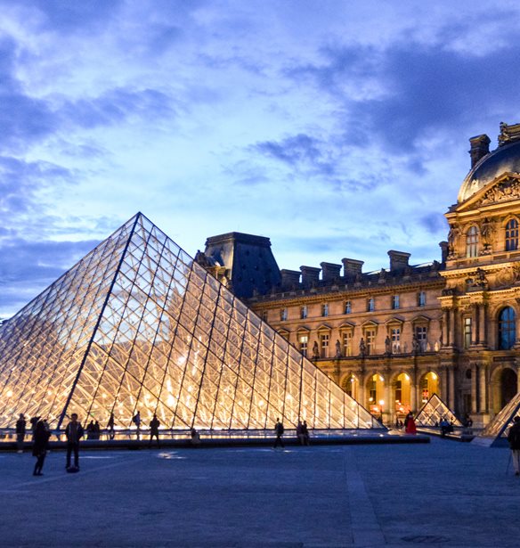 &#x39C;&#x3AF;&#x3B1; &#x3BD;&#x3CD;&#x3C7;&#x3C4;&#x3B1; &#x3C3;&#x3C4;&#x3BF; &#x3BC;&#x3BF;&#x3C5;&#x3C3;&#x3B5;&#x3AF;&#x3BF; &#x3C4;&#x3BF;&#x3C5; &#x39B;&#x3BF;&#x3CD;&#x3B2;&#x3C1;&#x3BF;&#x3C5; &#x3C0;&#x3B1;&#x3C1;&#x3AD;&#x3B1; &#x3BC;&#x3B5; &#x3C4;&#x3B7; Mona Lisa