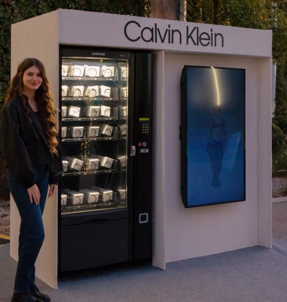 &#x397; Calvin Klein &#x3B1;&#x3BD;&#x3BF;&#x3AF;&#x3B3;&#x3B5;&#x3B9; &#x3C4;&#x3BF; &#x3BD;&#x3AD;&#x3BF; lifestyle &#x3BA;&#x3B1;&#x3C4;&#x3AC;&#x3C3;&#x3C4;&#x3B7;&#x3BC;&#x3AC; &#x3C4;&#x3B7;&#x3C2; &#x3C3;&#x3C4;&#x3BF; &#x3B5;&#x3BC;&#x3C0;&#x3BF;&#x3C1;&#x3B9;&#x3BA;&#x3CC; &#x3BA;&#x3AD;&#x3BD;&#x3C4;&#x3C1;&#x3BF; River West