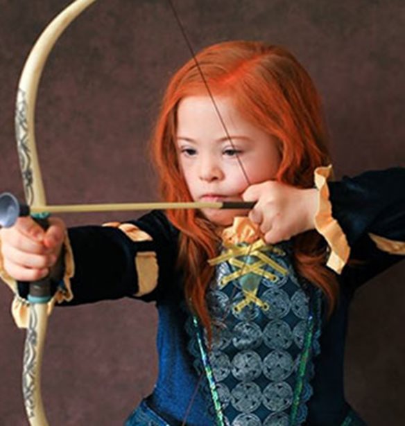 &#x3A0;&#x3B1;&#x3B9;&#x3B4;&#x3B9;&#x3AC; &#x3BC;&#x3B5; &#x3C3;&#x3CD;&#x3BD;&#x3B4;&#x3C1;&#x3BF;&#x3BC;&#x3BF; Down &#x3C0;&#x3BF;&#x3B6;&#x3AC;&#x3C1;&#x3BF;&#x3C5;&#x3BD; &#x3C9;&#x3C2; &#x3AE;&#x3C1;&#x3C9;&#x3B5;&#x3C2; &#x3C4;&#x3BF;&#x3C5; Disney &#x3C3;&#x3B5; &#x3BC;&#x3B9;&#x3B1; &#x3C3;&#x3C5;&#x3B3;&#x3BA;&#x3B9;&#x3BD;&#x3B7;&#x3C4;&#x3B9;&#x3BA;&#x3AE; &#x3BA;&#x3B1;&#x3BC;&#x3C0;&#x3AC;&#x3BD;&#x3B9;&#x3B1;