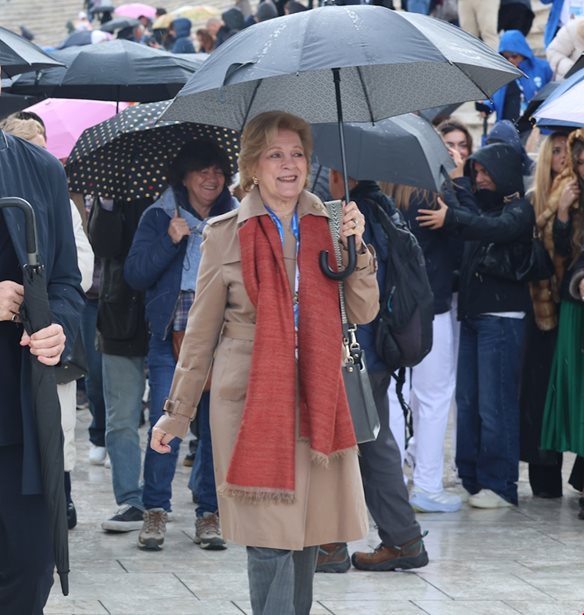 &#x3A0;&#x3CE;&#x3C2; &#x3B7; &#x3C0;&#x3B1;&#x3C1;&#x3BF;&#x3C5;&#x3C3;&#x3AF;&#x3B1; &#x3C4;&#x3B7;&#x3C2; &#x386;&#x3BD;&#x3BD;&#x3B1;&#x3C2; &#x39C;&#x3B1;&#x3C1;&#x3AF;&#x3B1;&#x3C2; &#x3C3;&#x3C4;&#x3BF; &#x39A;&#x3B1;&#x3BB;&#x3BB;&#x3B9;&#x3BC;&#x3AC;&#x3C1;&#x3BC;&#x3B1;&#x3C1;&#x3BF; &#x3C3;&#x3C5;&#x3BD;&#x3B4;&#x3AD;&#x3B5;&#x3C4;&#x3B1;&#x3B9; &#x3BC;&#x3B5; &#x3C4;&#x3BF;&#x3BD; &#x3C4;&#x3AD;&#x3C9;&#x3C2; &#x3B2;&#x3B1;&#x3C3;&#x3B9;&#x3BB;&#x3B9;&#x3AC; &#x39A;&#x3C9;&#x3BD;&#x3C3;&#x3C4;&#x3B1;&#x3BD;&#x3C4;&#x3AF;&#x3BD;&#x3BF;