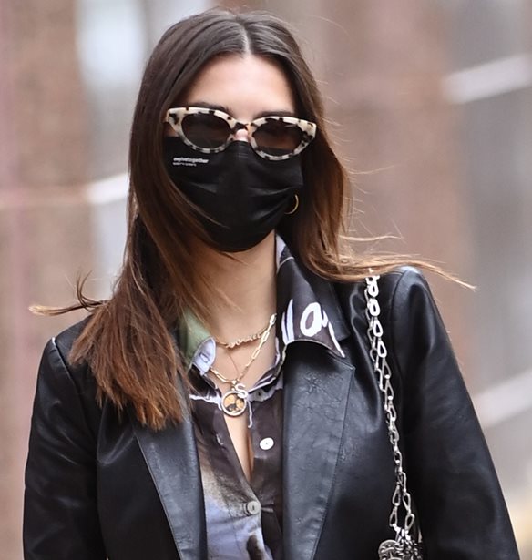 &#x391;&#x3BD; &#x3BB;&#x3B1;&#x3C4;&#x3C1;&#x3B5;&#x3CD;&#x3B5;&#x3B9;&#x3C2; &#x3C4;&#x3BF; &#x3BA;&#x3BF;&#x3C3;&#x3C4;&#x3BF;&#x3CD;&#x3BC;&#x3B9; &#x3C4;&#x3CC;&#x3C4;&#x3B5; &#x3C0;&#x3C1;&#x3AD;&#x3C0;&#x3B5;&#x3B9; &#x3BD;&#x3B1; &#x3B4;&#x3B5;&#x3B9;&#x3C2; &#x3C4;&#x3BF; &#x3B1;&#x3BD;&#x3B1;&#x3C1;&#x3B5;&#x3C0;&#x3C4;&#x3B9;&#x3BA;&#x3CC; &#x3C3;&#x3CD;&#x3BD;&#x3BF;&#x3BB;&#x3BF; &#x3C4;&#x3B7;&#x3C2; Emily Ratajkowski