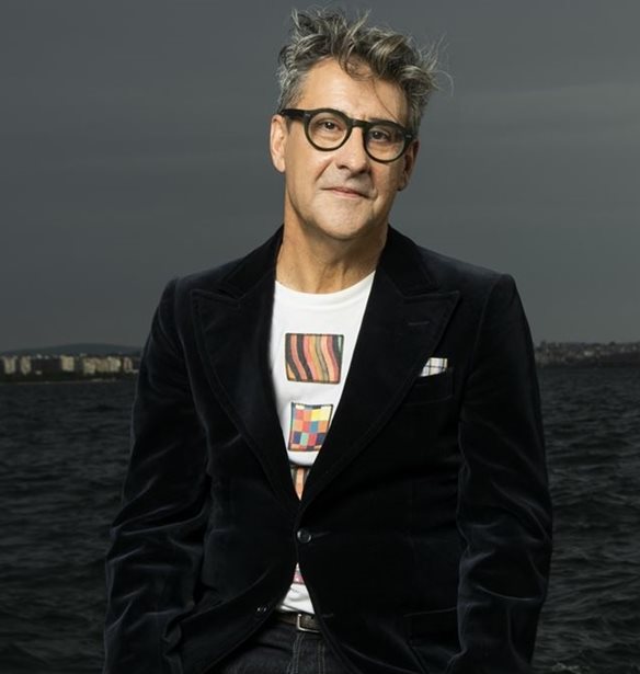 &#x39F; &#x39F;&#x3C1;&#x3AD;&#x3C3;&#x3C4;&#x3B7;&#x3C2; &#x391;&#x3BD;&#x3B4;&#x3C1;&#x3B5;&#x3B1;&#x3B4;&#x3AC;&#x3BA;&#x3B7;&#x3C2; &#x3C3;&#x3C4;&#x3BF; madamefigaro.gr: &quot;&#x396;&#x3BF;&#x3CD;&#x3BC;&#x3B5; &#x3BC;&#x3AF;&#x3B1; &#x3C0;&#x3B5;&#x3C1;&#x3AF;&#x3BF;&#x3B4;&#x3BF; &#x3C0;&#x3C1;&#x3B1;&#x3B3;&#x3BC;&#x3B1;&#x3C4;&#x3B9;&#x3BA;&#x3AE;&#x3C2; &#x3AC;&#x3BD;&#x3B8;&#x3B9;&#x3C3;&#x3B7;&#x3C2; &#x3B3;&#x3B9;&#x3B1; &#x3C4;&#x3BF; &#x3B5;&#x3BB;&#x3BB;&#x3B7;&#x3BD;&#x3B9;&#x3BA;&#x3CC; &#x3C3;&#x3B9;&#x3BD;&#x3B5;&#x3BC;&#x3AC;&quot;