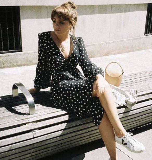 Αυτά τα sneakers έχουν κλέψει την καρδιά των διάσημων Insta girls