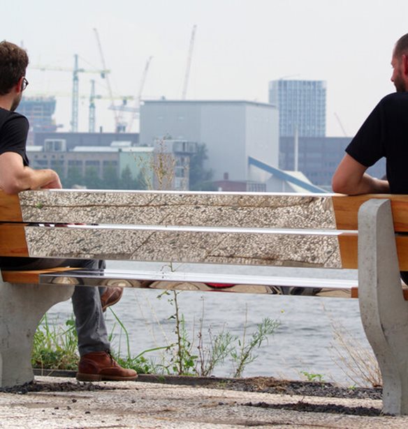 &quot;Benched&quot;, &#x3AD;&#x3BD;&#x3B1; &#x3C0;&#x3B1;&#x3B3;&#x3BA;&#x3AC;&#x3BA;&#x3B9; &#x3BA;&#x3BF;&#x3B9;&#x3BD;&#x3C9;&#x3BD;&#x3B9;&#x3BA;&#x3AE;&#x3C2; &#x3B1;&#x3C0;&#x3BF;&#x3C3;&#x3C4;&#x3B1;&#x3C3;&#x3B9;&#x3BF;&#x3C0;&#x3BF;&#x3AF;&#x3B7;&#x3C3;&#x3B7;&#x3C2; &#x3C3;&#x3B5; &#x3BA;&#x3B1;&#x3B9;&#x3C1;&#x3BF;&#x3CD;&#x3C2; &#x3C0;&#x3B1;&#x3BD;&#x3B4;&#x3B7;&#x3BC;&#x3AF;&#x3B1;&#x3C2;