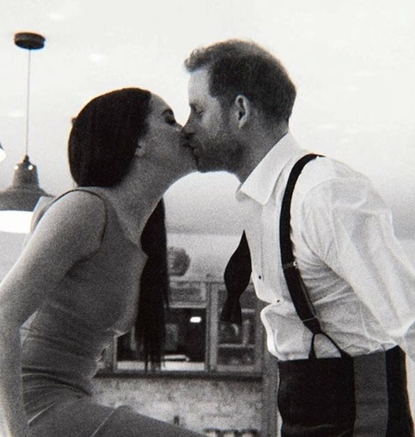 Harry &amp; Meghan | &#x39F;&#x3B9; &#x3B1;&#x3B4;&#x3B7;&#x3BC;&#x3BF;&#x3C3;&#x3AF;&#x3B5;&#x3C5;&#x3C4;&#x3B5;&#x3C2; &#x3C6;&#x3C9;&#x3C4;&#x3BF;&#x3B3;&#x3C1;&#x3B1;&#x3C6;&#x3AF;&#x3B5;&#x3C2; &#x3C4;&#x3BF;&#x3C5;&#x3C2; &#x3C0;&#x3BF;&#x3C5; &#x3AD;&#x3B4;&#x3B5;&#x3B9;&#x3BE;&#x3B1;&#x3BD; &#x3C3;&#x3C4;&#x3BF; &#x3BD;&#x3C4;&#x3BF;&#x3BA;&#x3B9;&#x3BC;&#x3B1;&#x3BD;&#x3C4;&#x3AD;&#x3C1; &#x3C4;&#x3BF;&#x3C5; Netflix