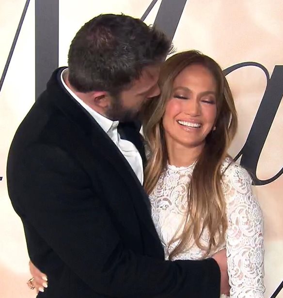 &quot;&#x391;&#x3C5;&#x3C4;&#x3CC;&#x3C2; &#x3B5;&#x3AF;&#x3BD;&#x3B1;&#x3B9; &#x3BF; &#x3C0;&#x3B1;&#x3C1;&#x3AC;&#x3B4;&#x3B5;&#x3B9;&#x3C3;&#x3BF;&#x3C2;&quot; | &#x397; Jennifer Lopez &#x3C0;&#x3B5;&#x3C1;&#x3B9;&#x3B3;&#x3C1;&#x3AC;&#x3C6;&#x3B5;&#x3B9; &#x3BA;&#x3AC;&#x3B8;&#x3B5; &#x3BB;&#x3B5;&#x3C0;&#x3C4;&#x3BF;&#x3BC;&#x3AD;&#x3C1;&#x3B5;&#x3B9;&#x3B1; &#x3B1;&#x3C0;&#x3CC; &#x3C4;&#x3BF;&#x3BD; &#x3B3;&#x3AC;&#x3BC;&#x3BF; &#x3C4;&#x3B7;&#x3C2; &#x3BC;&#x3B5; &#x3C4;&#x3BF;&#x3BD; Ben Affleck