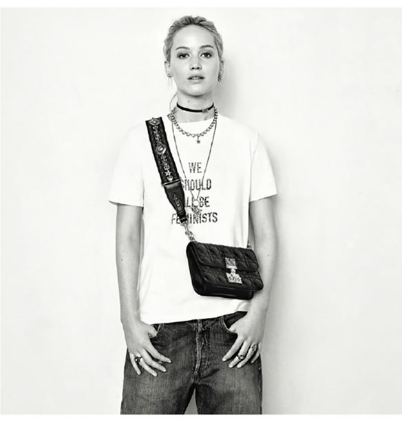 Jennifer Lawrence: &#x3A0;&#x3C1;&#x3C9;&#x3C4;&#x3B1;&#x3B3;&#x3C9;&#x3BD;&#x3B9;&#x3C3;&#x3C4;&#x3B5;&#x3AF; &#x3C3;&#x3C4;&#x3B7; &#x3BD;&#x3AD;&#x3B1; &#x3BA;&#x3B1;&#x3BC;&#x3C0;&#x3AC;&#x3BD;&#x3B9;&#x3B1; &#x3C4;&#x3BF;&#x3C5; Dior &#x3C3;&#x3C4;&#x3AD;&#x3BB;&#x3BD;&#x3BF;&#x3BD;&#x3C4;&#x3B1;&#x3C2; &#x3AD;&#x3BD;&#x3B1; &#x3B4;&#x3C5;&#x3BD;&#x3B1;&#x3C4;&#x3CC; &#x3BC;&#x3AE;&#x3BD;&#x3C5;&#x3BC;&#x3B1;