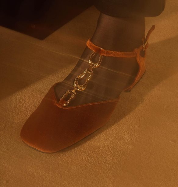 Yuul Yie: &#x3A4;&#x3BF; &#x3BA;&#x3BF;&#x3C1;&#x3B5;&#x3AC;&#x3C4;&#x3B9;&#x3BA;&#x3BF; brand &#x3C0;&#x3BF;&#x3C5; &#x3BB;&#x3B1;&#x3C4;&#x3C1;&#x3B5;&#x3CD;&#x3B5;&#x3B9; &#x3C4;&#x3BF;&#x3BD; &#x3BC;&#x3B9;&#x3BD;&#x3B9;&#x3BC;&#x3B1;&#x3BB;&#x3B9;&#x3C3;&#x3BC;&#x3CC; &#x3C4;&#x3C9;&#x3BD; 90&#x27;s