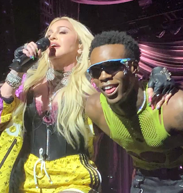 Madonna | &#x39C;&#x3B5; &#x3C4;&#x3BF;&#x3BD; 16&#x3C7;&#x3C1;&#x3BF;&#x3BD;&#x3BF; &#x3B3;&#x3B9;&#x3BF; &#x3C4;&#x3B7;&#x3C2;, David, &#x3C3;&#x3C4;&#x3B7; &#x3C3;&#x3BA;&#x3B7;&#x3BD;&#x3AE; &#x3C4;&#x3BF;&#x3C5; Pride