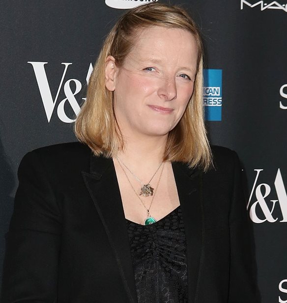 H Sarah Burton &#x3B5;&#x3AF;&#x3BD;&#x3B1;&#x3B9; &#x3B7; &#x3BD;&#x3AD;&#x3B1; creative director &#x3C4;&#x3BF;&#x3C5; Givenchy