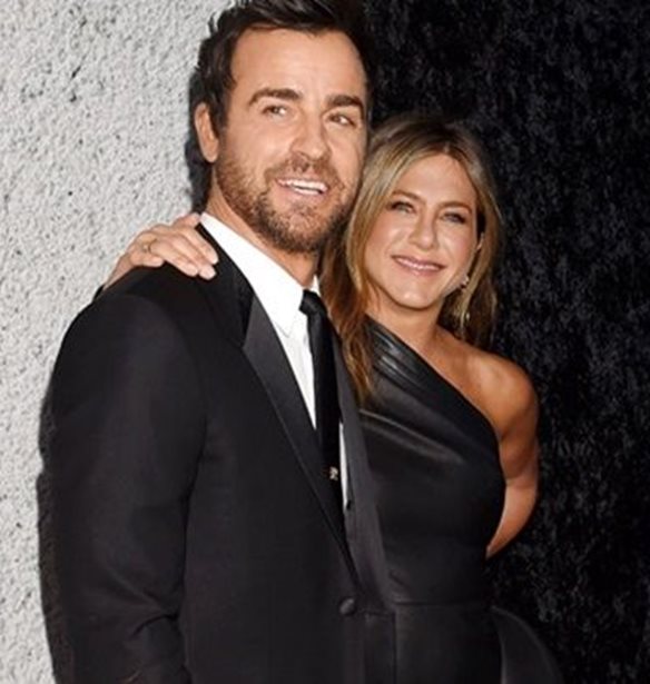 Jennifer Aniston- Sarah Jessica Parker: &#x3A0;&#x3BF;&#x3CD; &#x3C4;&#x3AF;&#x3C2; &#x3C3;&#x3C5;&#x3BD;&#x3AD;&#x3BB;&#x3B1;&#x3B2;&#x3B5; &#x3BF; &#x3C6;&#x3C9;&#x3C4;&#x3BF;&#x3B3;&#x3C1;&#x3B1;&#x3C6;&#x3B9;&#x3BA;&#x3CC;&#x3C2; &#x3C6;&#x3B1;&#x3BA;&#x3CC;&#x3C2;;