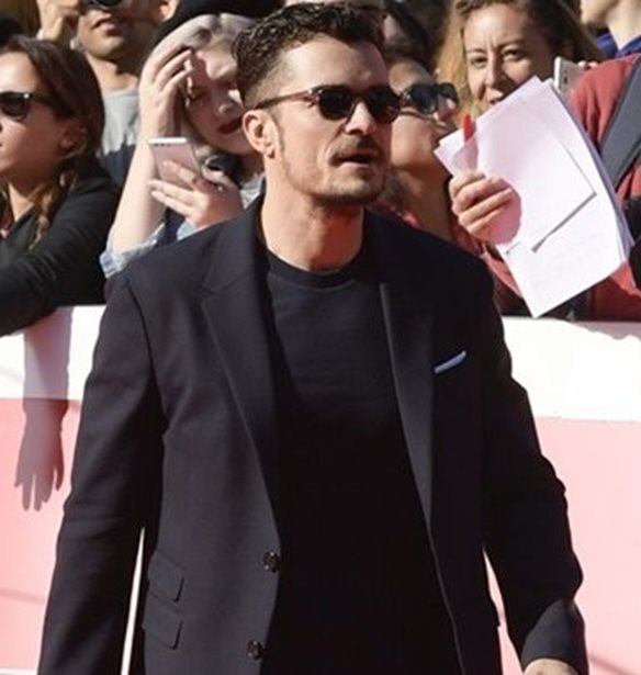 Miley Cyrus- Orlando Bloom: &#x3A0;&#x3BF;&#x3CD; &#x3C4;&#x3BF;&#x3C5;&#x3C2; &#x3B5;&#x3BD;&#x3C4;&#x3CC;&#x3C0;&#x3B9;&#x3C3;&#x3B5; &#x3BF; &#x3C6;&#x3C9;&#x3C4;&#x3BF;&#x3B3;&#x3C1;&#x3B1;&#x3C6;&#x3B9;&#x3BA;&#x3CC;&#x3C2; &#x3C6;&#x3B1;&#x3BA;&#x3CC;&#x3C2;;