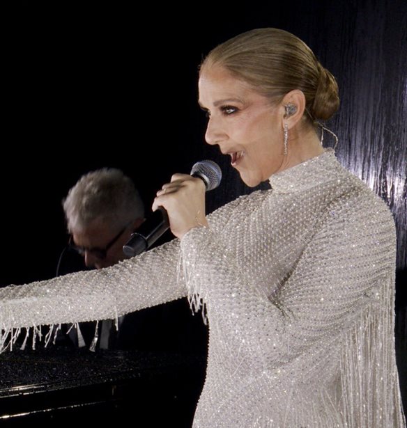 Η πρώτη δήλωση της Celine Dion μετά τη συγκλονιστική εμφάνιση στην τελετή έναρξης των Ολυμπιακών Αγώνων