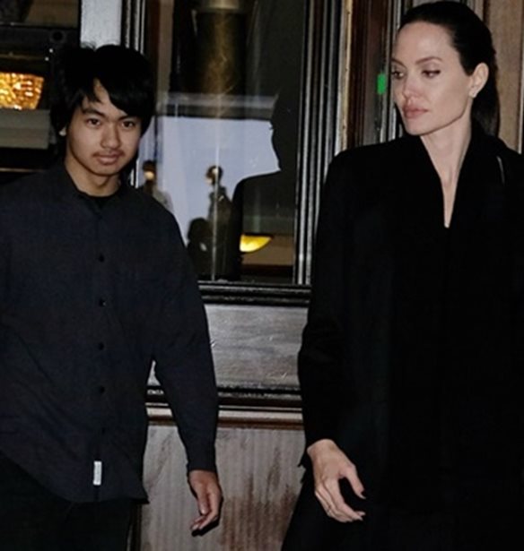 Angelina Jolie- Jessica Biel: &#x3A0;&#x3BF;&#x3CD; &#x3C4;&#x3B9;&#x3C2; &#x3C3;&#x3C5;&#x3BD;&#x3AD;&#x3BB;&#x3B1;&#x3B2;&#x3B5; &#x3BF; &#x3C6;&#x3C9;&#x3C4;&#x3BF;&#x3B3;&#x3C1;&#x3B1;&#x3C6;&#x3B9;&#x3BA;&#x3CC;&#x3C2; &#x3C6;&#x3B1;&#x3BA;&#x3CC;&#x3C2;;