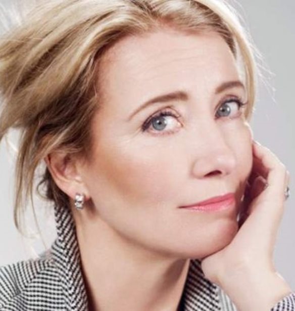 &#x397; Emma Thompson &#x3C7;&#x3C1;&#x3B7;&#x3BC;&#x3B1;&#x3C4;&#x3BF;&#x3B4;&#x3CC;&#x3C4;&#x3B7;&#x3C3;&#x3B5; &#x3C3;&#x3C7;&#x3BF;&#x3BB;&#x3B5;&#x3AF;&#x3BF; &#x3B3;&#x3B9;&#x3B1; &#x3BD;&#x3B1; &#x3BC;&#x3B7;&#x3BD; &#x3BA;&#x3BF;&#x3C0;&#x3BF;&#x3CD;&#x3BD; &#x3C4;&#x3B1; &#x3BC;&#x3B1;&#x3B8;&#x3AE;&#x3BC;&#x3B1;&#x3C4;&#x3B1; &#x3B5;&#x3BB;&#x3BB;&#x3B7;&#x3BD;&#x3B9;&#x3BA;&#x3CE;&#x3BD; &#x3C3;&#x3C0;&#x3BF;&#x3C5;&#x3B4;&#x3CE;&#x3BD;
