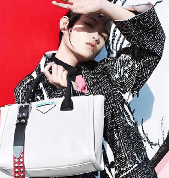 &#x397; &#x3BD;&#x3AD;&#x3B1; &#x3BA;&#x3B1;&#x3BC;&#x3C0;&#x3AC;&#x3BD;&#x3B9;&#x3B1; &#x3C4;&#x3B7;&#x3C2; Prada &#x3B5;&#x3AF;&#x3BD;&#x3B1;&#x3B9; &#x3AD;&#x3BD;&#x3B1; real life fashion &#x3BA;&#x3CC;&#x3BC;&#x3B9;&#x3BA;!