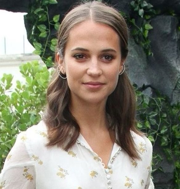 Alicia Vikander: &#x3A4;&#x3B9; &#x3B5;&#x3AF;&#x3C0;&#x3B5; &#x3C3;&#x3C4;&#x3BF;&#x3BD; &#x3C0;&#x3C1;&#x3AF;&#x3B3;&#x3BA;&#x3B9;&#x3C0;&#x3B1; William &#x3CC;&#x3C4;&#x3B1;&#x3BD; &#x3C4;&#x3BF;&#x3BD; &#x3C3;&#x3C5;&#x3BD;&#x3AC;&#x3BD;&#x3C4;&#x3B7;&#x3C3;&#x3B5;;
