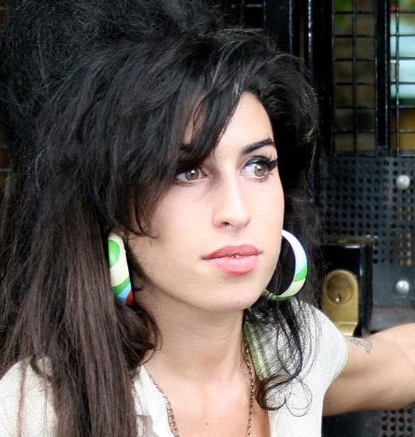5 items &#x3B1;&#x3C0;&#x3CC; &#x3C4;&#x3BF; &#x3BC;&#x3BF;&#x3BD;&#x3B1;&#x3B4;&#x3B9;&#x3BA;&#x3CC; &#x3C3;&#x3C4;&#x3B9;&#x3BB; &#x3C4;&#x3B7;&#x3C2; Amy Winehouse &#x3C0;&#x3BF;&#x3C5; &#x3B2;&#x3C1;&#x3AF;&#x3C3;&#x3BA;&#x3BF;&#x3BD;&#x3C4;&#x3B1;&#x3B9; &#x3C3;&#x3C4;&#x3B9;&#x3C2; &#x3C4;&#x3AC;&#x3C3;&#x3B5;&#x3B9;&#x3C2; &#x3C3;&#x3AE;&#x3BC;&#x3B5;&#x3C1;&#x3B1;