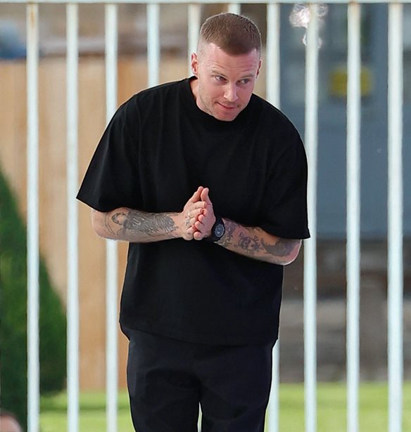 &#x395;&#x3BA;&#x3C4;&#x3CC;&#x3C2; Givenchy &#x3BF; Matthew Williams