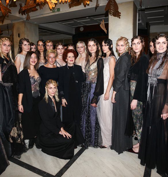 Loukia Gatherum Omnium by Apivita: Όλα όσα είδαμε στο μεγαλύτερο fashion event της σεζόν