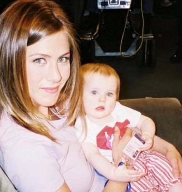 Friends | &#x3A0;&#x3CE;&#x3C2; &#x3B5;&#x3AF;&#x3BD;&#x3B1;&#x3B9; &#x3C3;&#x3AE;&#x3BC;&#x3B5;&#x3C1;&#x3B1; &#x3B7; &#x3C4;&#x3B7;&#x3BB;&#x3B5;&#x3BF;&#x3C0;&#x3C4;&#x3B9;&#x3BA;&#x3AE; &#x3BA;&#x3CC;&#x3C1;&#x3B7; &#x3C4;&#x3BF;&#x3C5; Ross &#x3BA;&#x3B1;&#x3B9; &#x3C4;&#x3B7;&#x3C2; Rachel, Emma;