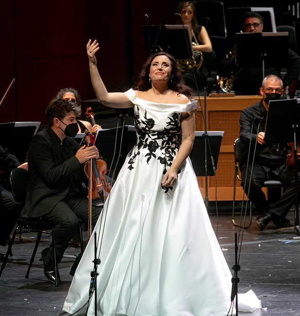 &#x397; &#x3B4;&#x3B9;&#x3AC;&#x3C3;&#x3B7;&#x3BC;&#x3B7; &#x3C3;&#x3BF;&#x3C0;&#x3C1;&#x3AC;&#x3BD;&#x3BF; Sonya Yoncheva &#x3BC;&#x3AC;&#x3B3;&#x3B5;&#x3C8;&#x3B5; &#x3CC;&#x3C3;&#x3BF;&#x3C5;&#x3C2; &#x3B2;&#x3C1;&#x3AD;&#x3B8;&#x3B7;&#x3BA;&#x3B1;&#x3BD; &#x3C3;&#x3C4;&#x3BF; &#x39A;&#x3AD;&#x3BD;&#x3C4;&#x3C1;&#x3BF; &#x3A0;&#x3BF;&#x3BB;&#x3B9;&#x3C4;&#x3B9;&#x3C3;&#x3BC;&#x3BF;&#x3CD; &#x3A3;&#x3C4;&#x3B1;&#x3CD;&#x3C1;&#x3BF;&#x3C2; &#x39D;&#x3B9;&#x3AC;&#x3C1;&#x3C7;&#x3BF;&#x3C2;
